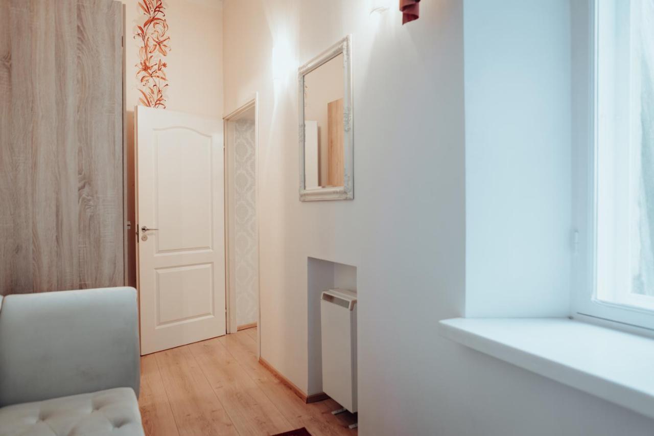 Dream Stay - Spacious 1-Bedroom Apartment In The Old Town Таллин Экстерьер фото